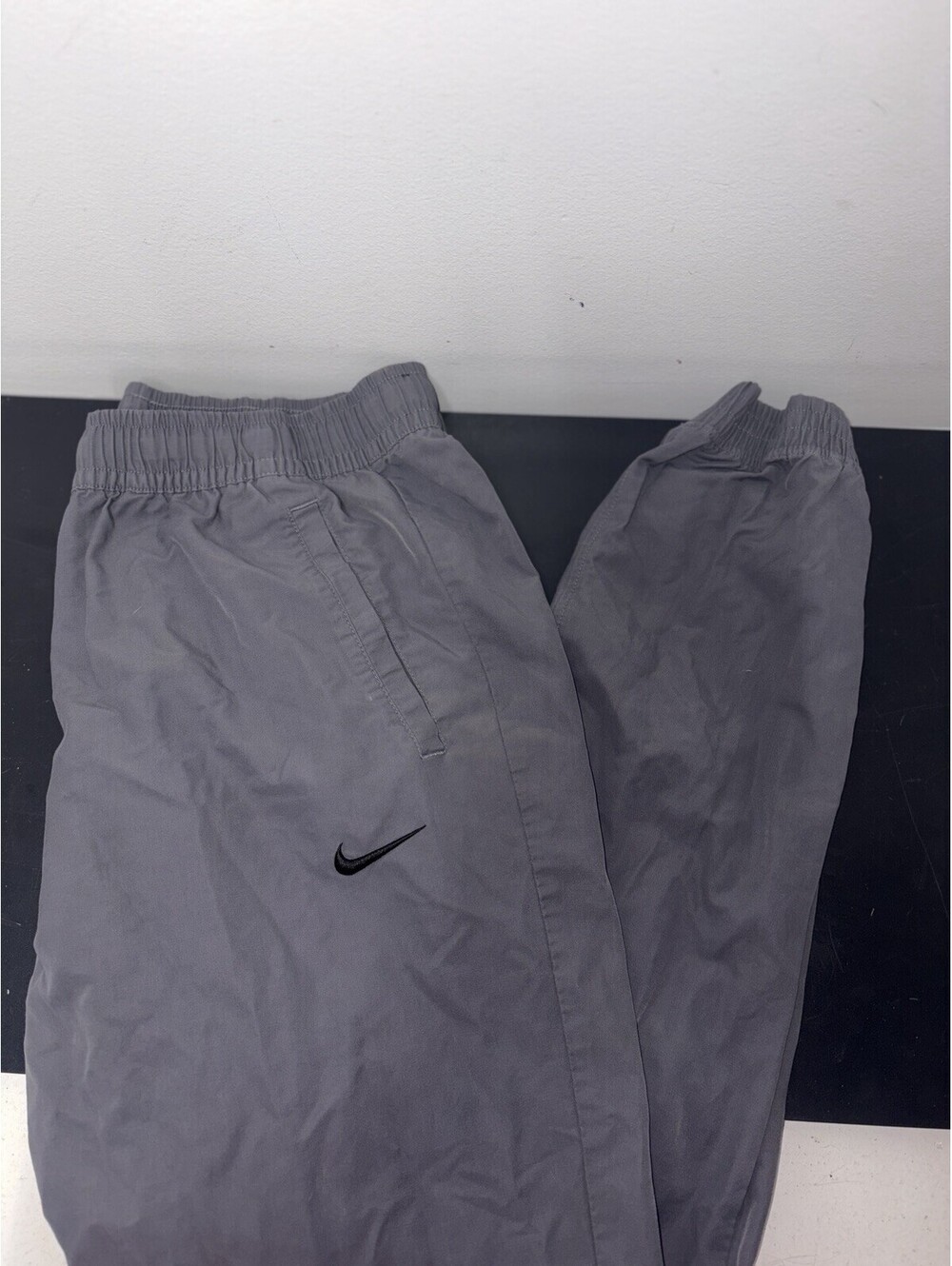 NIKE Joggers Form With Elastic Drawstring Waist & Elastic Banded Ankles - Gray
